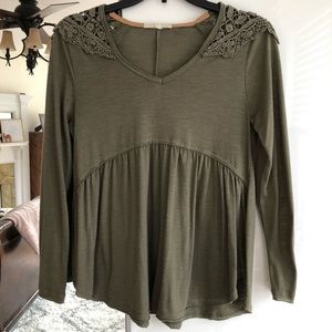 Comfy green top! Cute with everything!